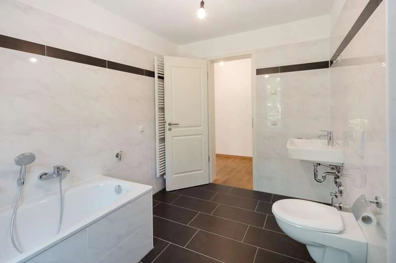 Badezimmer_Musterfoto (1)