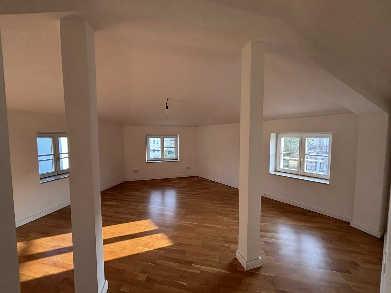Schlafzimmer 1