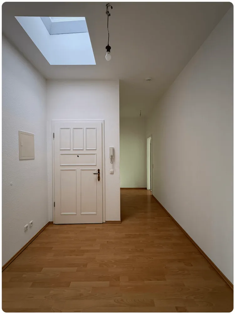 06_Eingangsbereich_mit_Dachfen