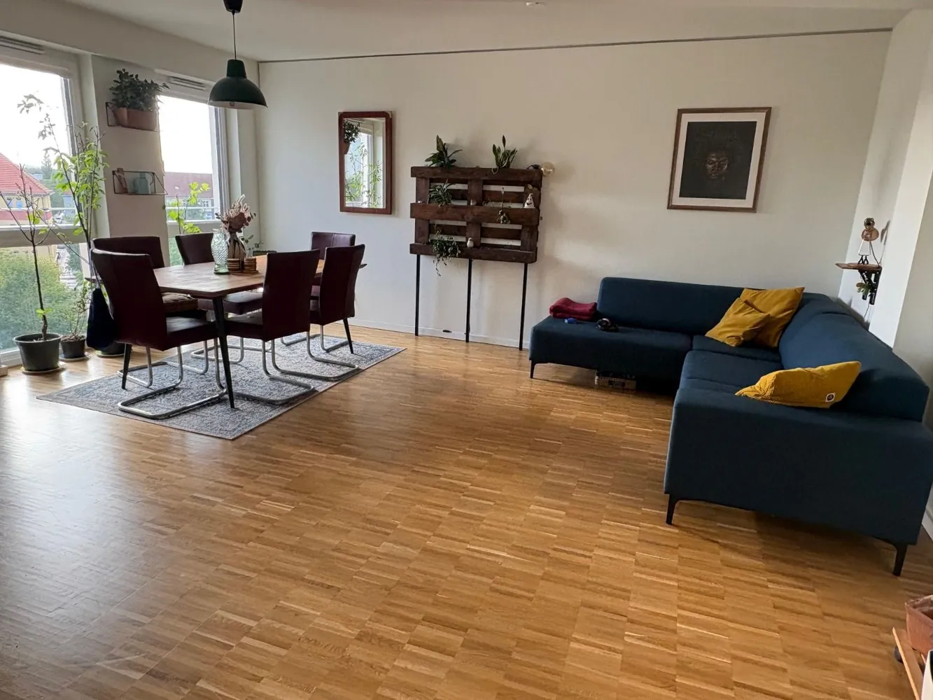 Helle moderne Wohnung.jpg